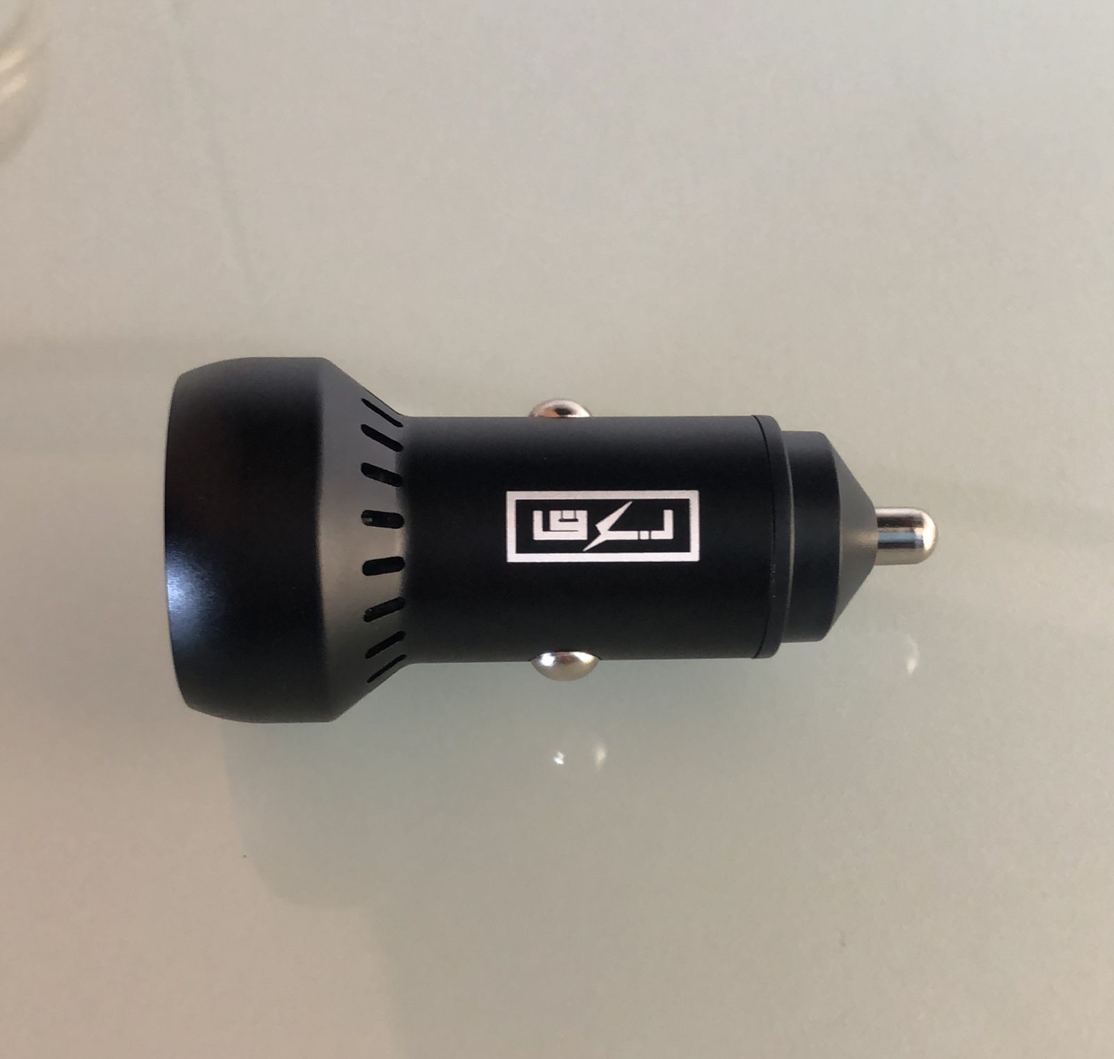 BAK  DUAL PORT VEHICLE FAST CHARGER